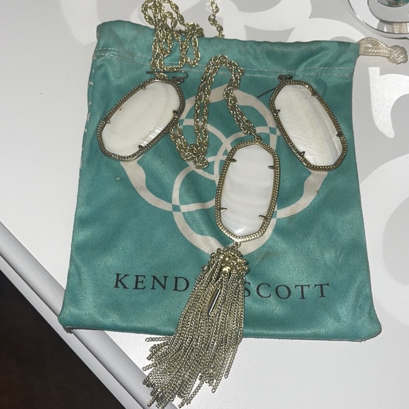 Necklace - Picture 1 of 3